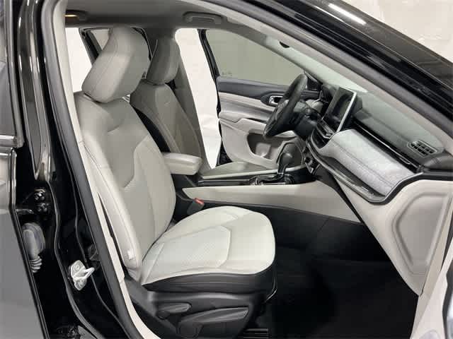 Thumbnail: 2022 Jeep Compass - 25