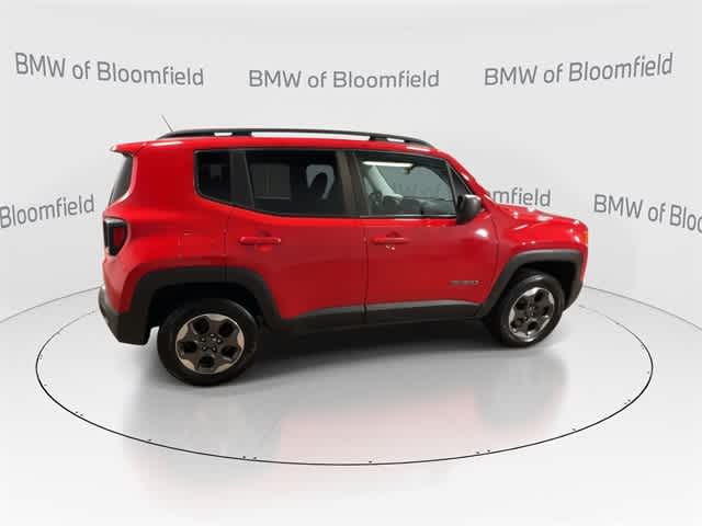 Thumbnail: 2017 Jeep Renegade - 8