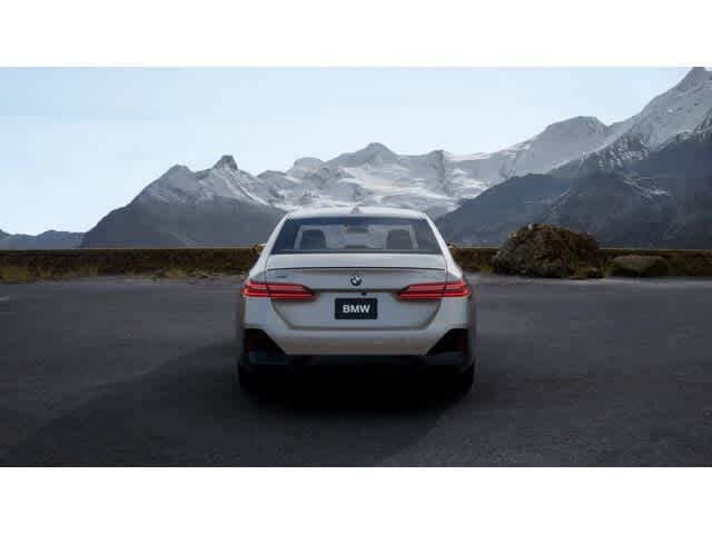 Thumbnail: 2026 BMW 5 Series - 5