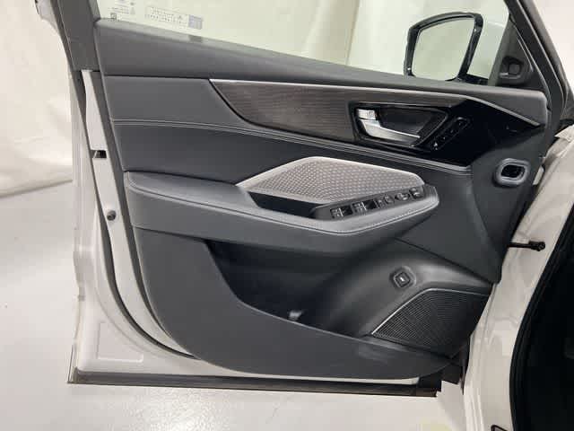 Thumbnail: 2023 Acura MDX - 35