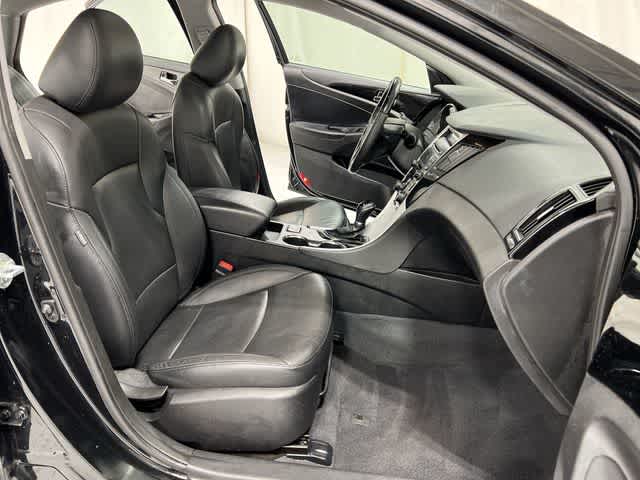 Thumbnail: 2013 Hyundai Sonata - 26