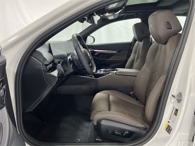 Thumbnail: 2025 BMW i5 - 10