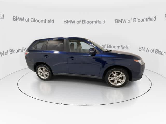 Thumbnail: 2014 Mitsubishi Outlander - 9