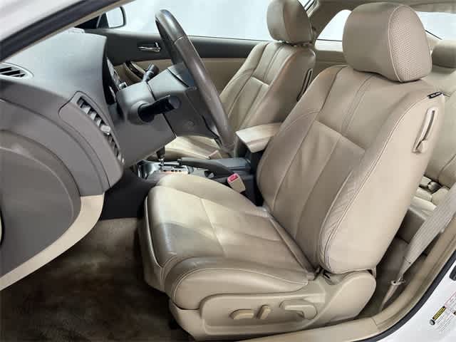 Thumbnail: 2010 Nissan Altima - 21