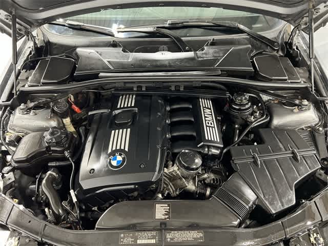 Thumbnail: 2011 BMW 3 Series - 19