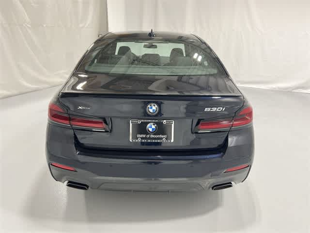 Thumbnail: 2023 BMW 5 Series - 13