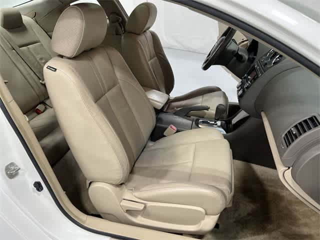 Thumbnail: 2010 Nissan Altima - 26