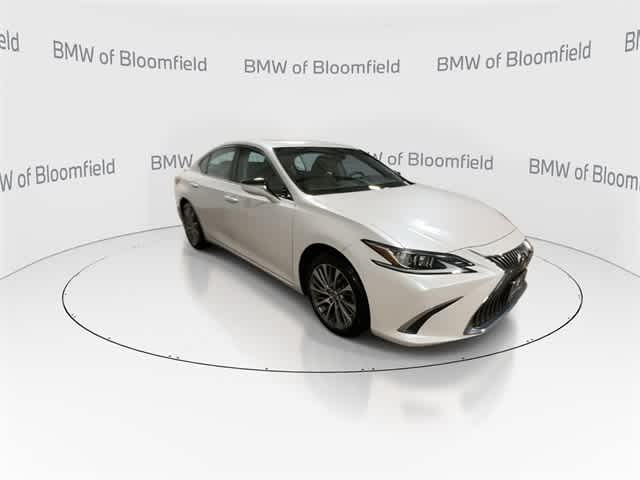 Thumbnail: 2020 Lexus ES - 2