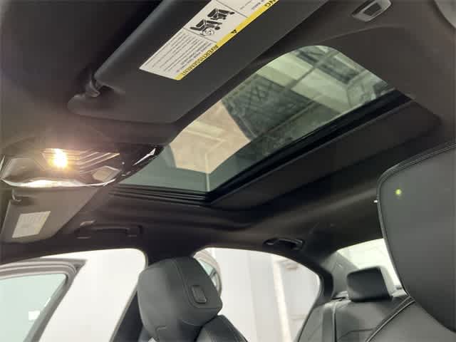 Thumbnail: 2025 BMW 5 Series - 23