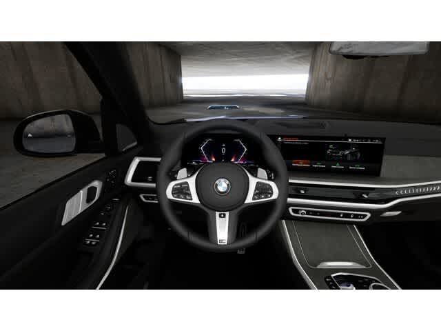 Thumbnail: 2026 BMW X7 - 13