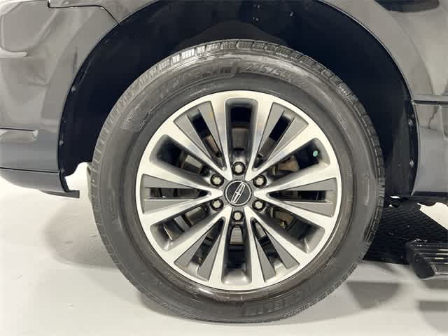 Thumbnail: 2016 Lincoln Navigator - 18