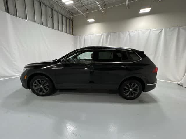 Thumbnail: 2023 Volkswagen Tiguan - 11