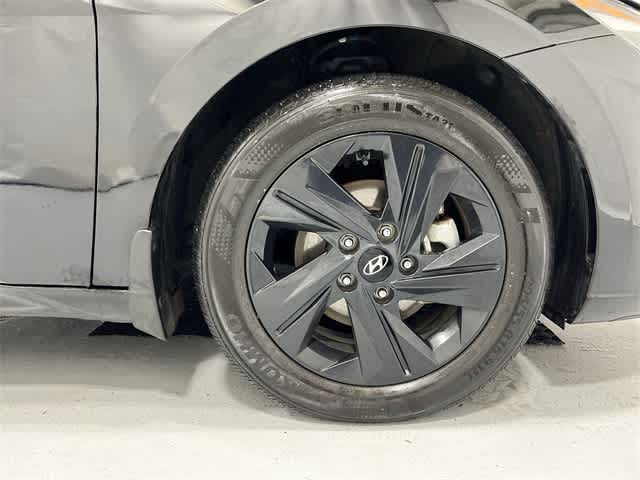 Thumbnail: 2023 Hyundai Elantra - 18