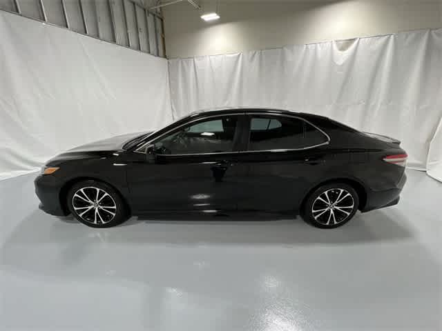 Thumbnail: 2018 Toyota Camry - 11
