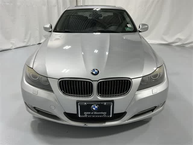 Thumbnail: 2011 BMW 3 Series - 16