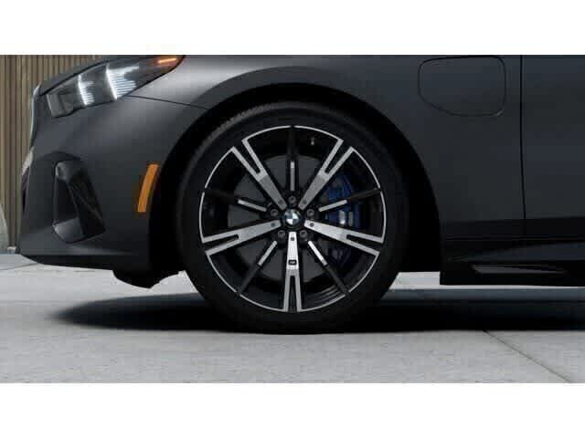 Thumbnail: 2026 BMW 5 Series - 7