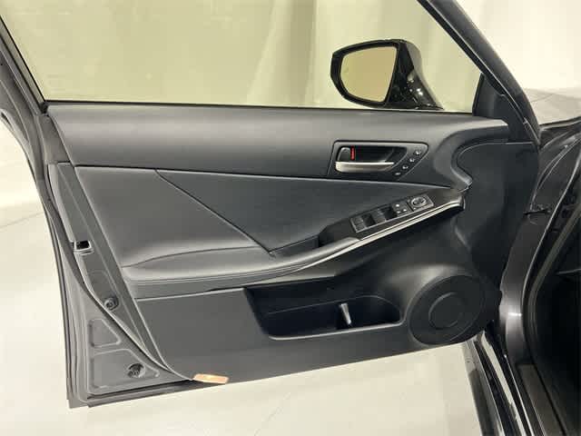 Thumbnail: 2022 Lexus IS - 35