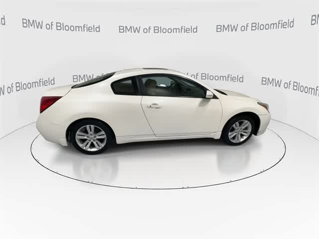 Thumbnail: 2010 Nissan Altima - 8