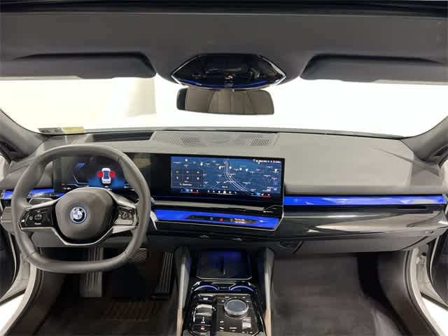 Thumbnail: 2025 BMW i5 - 20