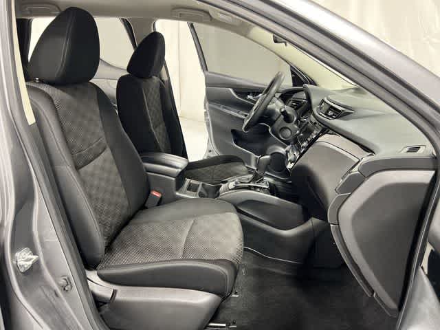 Thumbnail: 2020 Nissan Rogue Sport - 25
