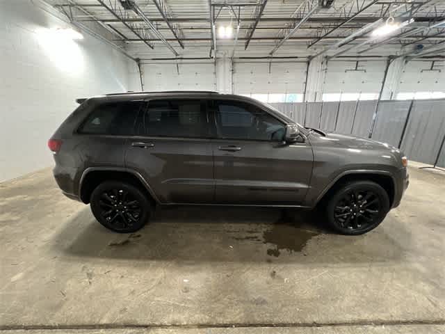 Thumbnail: 2021 Jeep Grand Cherokee - 15