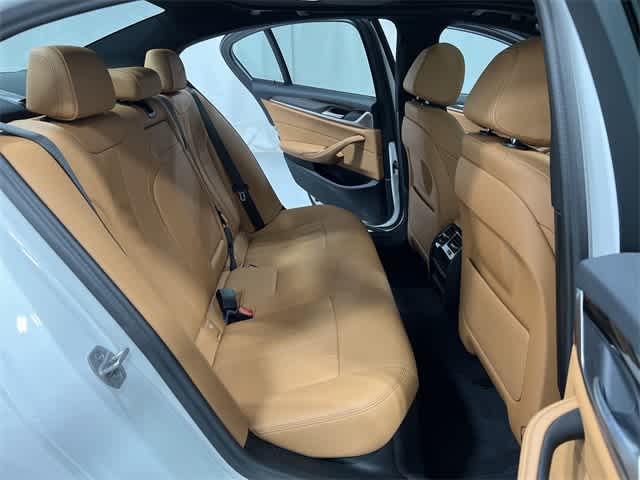 Thumbnail: 2023 BMW 5 Series - 25