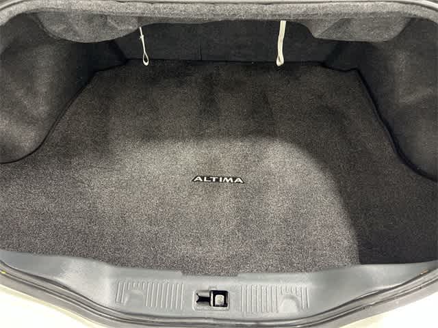 Thumbnail: 2010 Nissan Altima - 32