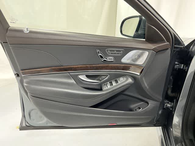 Thumbnail: 2018 Mercedes-Benz S-Class - 36