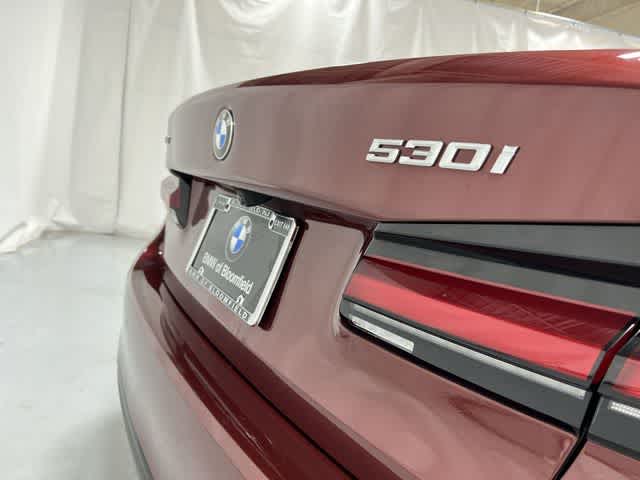 Thumbnail: 2023 BMW 5 Series - 17