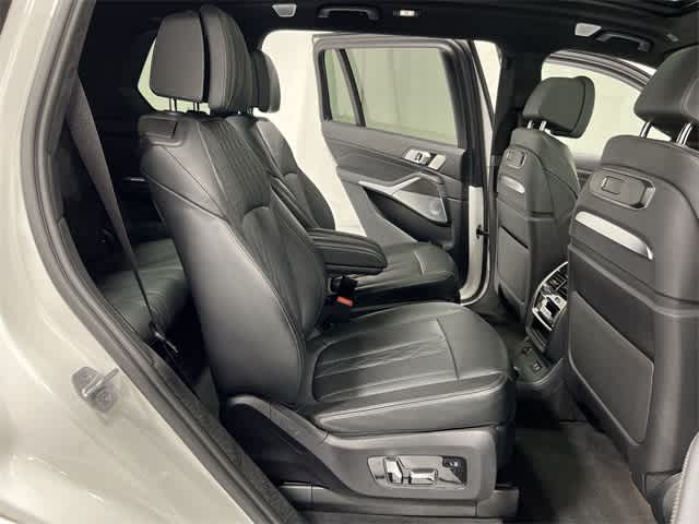 Thumbnail: 2024 BMW X7 - 25