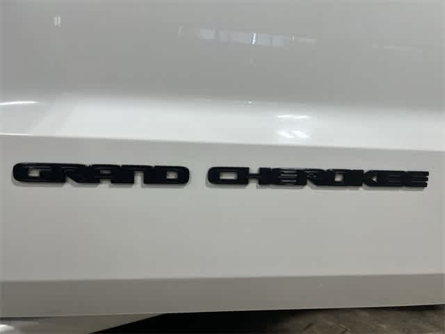 Thumbnail: 2017 Jeep Grand Cherokee - 19