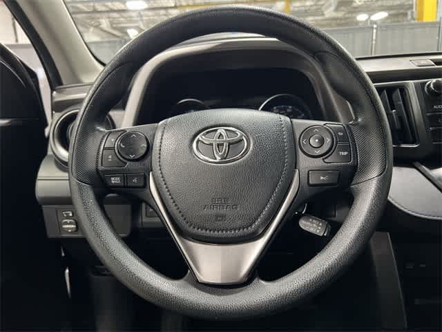 Thumbnail: 2017 Toyota RAV4 - 27
