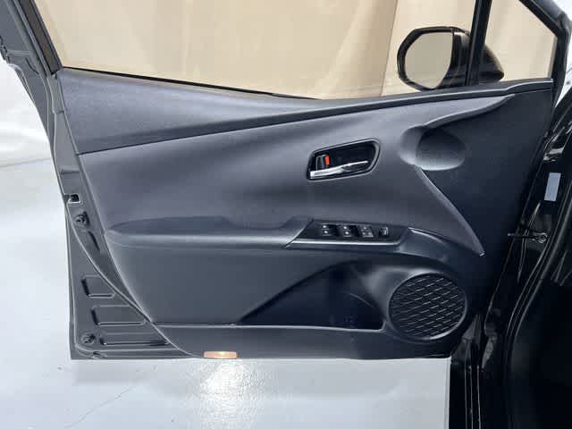 Thumbnail: 2016 Toyota Prius - 34