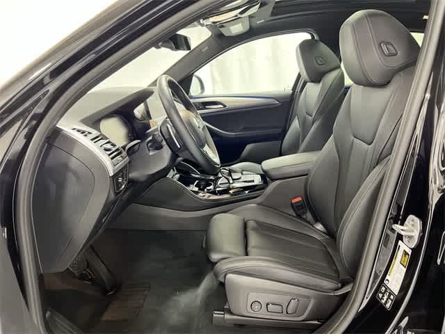 Thumbnail: 2025 BMW X4 - 10