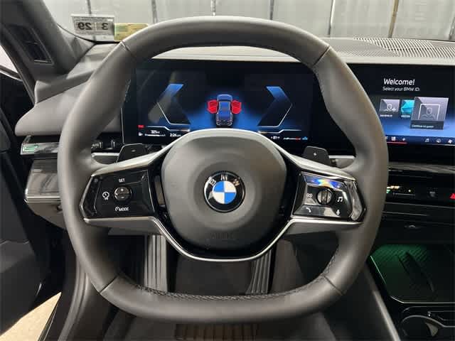 Thumbnail: 2025 BMW 5 Series - 27