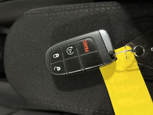 Thumbnail: 2020 Jeep Renegade - 32