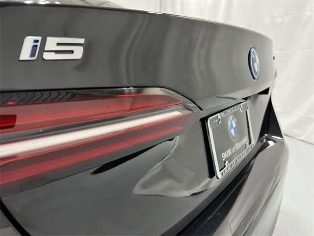 Thumbnail: 2025 BMW i5 - 17