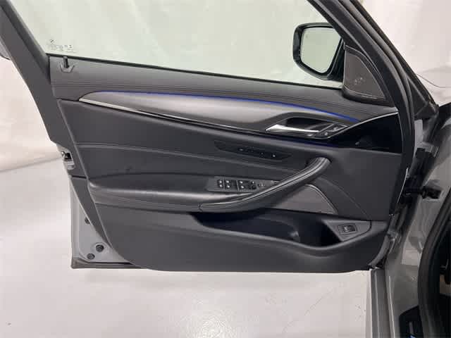 Thumbnail: 2023 BMW M5 - 34