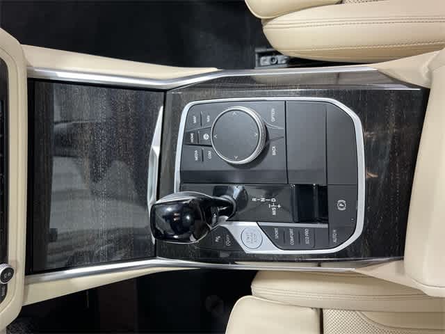 Thumbnail: 2022 BMW 3 Series - 30