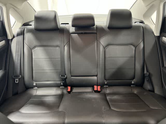 Thumbnail: 2013 Volkswagen Passat - 22