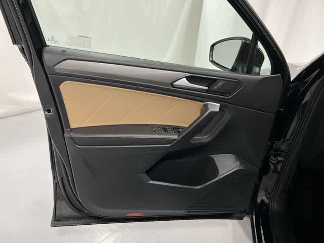 Thumbnail: 2023 Volkswagen Tiguan - 35