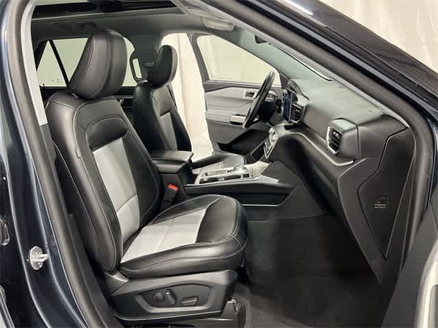 Thumbnail: 2022 Ford Explorer - 26