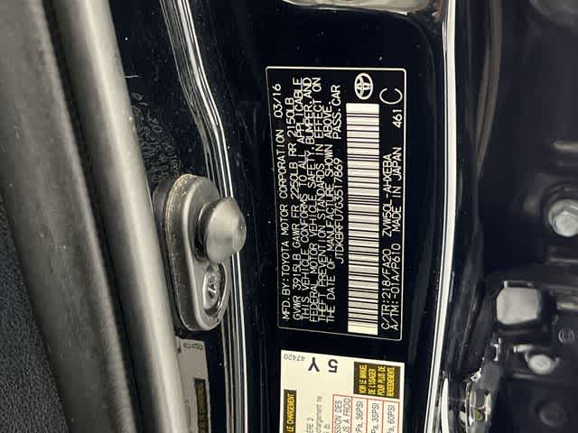 Thumbnail: 2016 Toyota Prius - 33