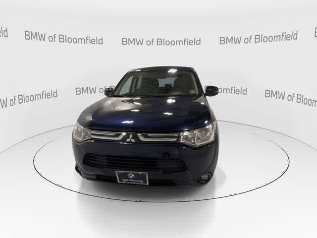 Thumbnail: 2014 Mitsubishi Outlander - 3