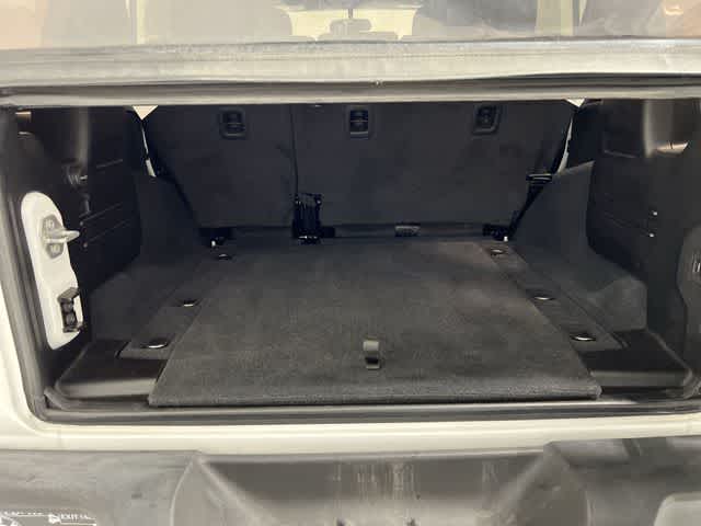 Thumbnail: 2022 Jeep Wrangler - 31