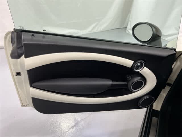 Thumbnail: 2013 MINI Cooper Hardtop - 34