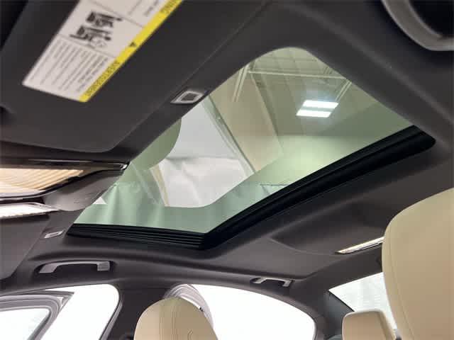 Thumbnail: 2023 BMW 5 Series - 23