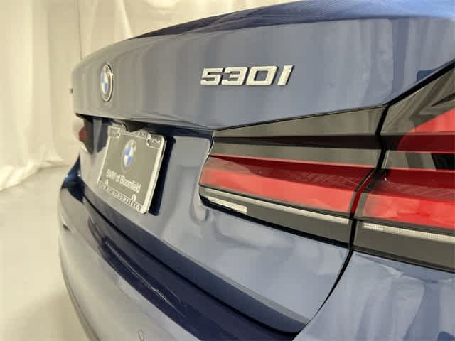 Thumbnail: 2022 BMW 5 Series - 17