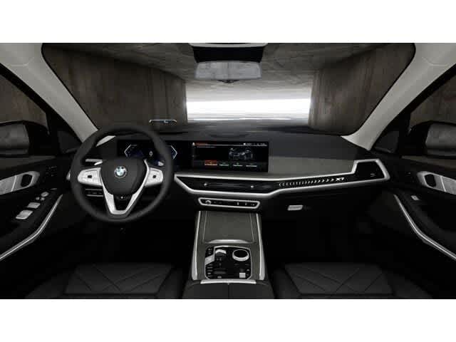 Thumbnail: 2026 BMW X7 - 10