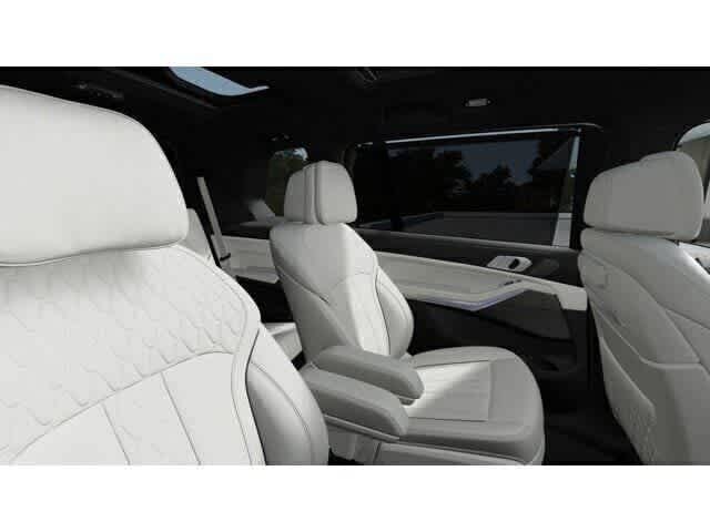 Thumbnail: 2027 BMW X7 - 13